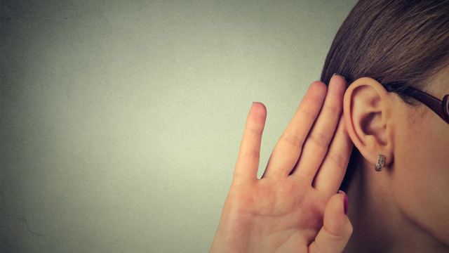 Perda de audição pode começar na juventude, dizem especialistas