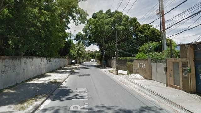 Bombeiro é morto a tiros na porta de casa na Zona Oeste do Rio