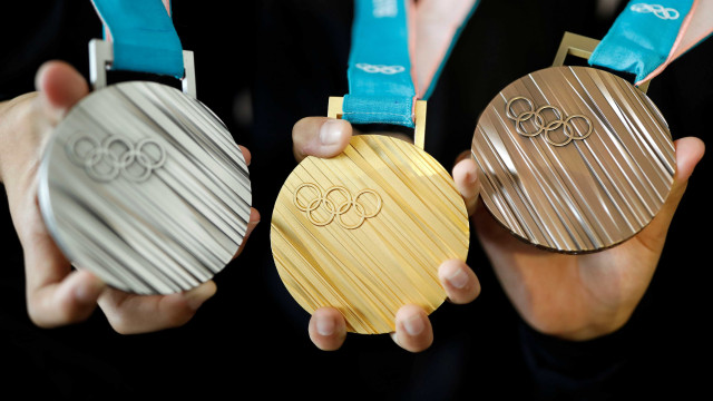 COI apresenta medalhas dos Jogos de Inverno de 2018