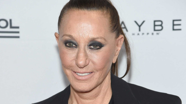 Donna Karan revela que teve Covid-19 e chegou a ser hospitalizada