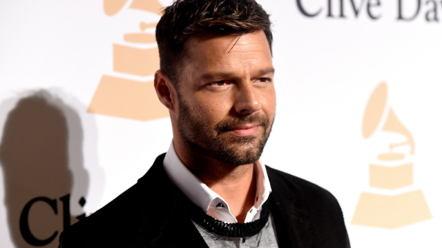Ricky Martin revela que pai o incentivou a assumir a sua sexualidade