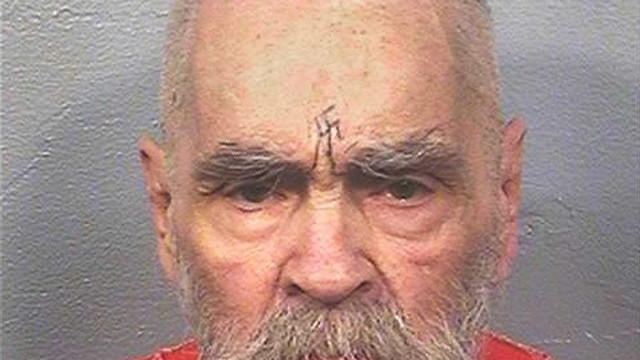 Ficha policial com digitais de Charles Manson é posta à venda por R$ 500 mil