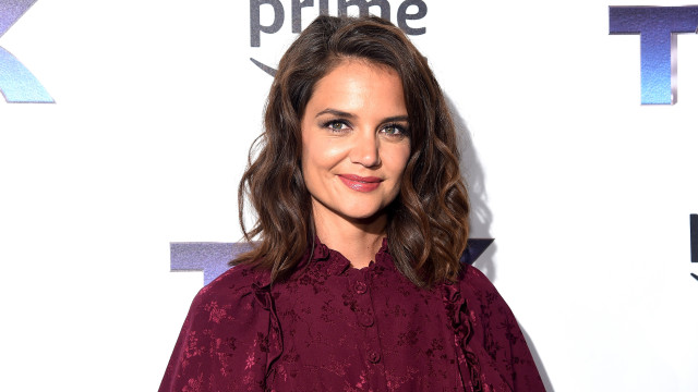 Katie Holmes e filha aproveitam para ir às compras antes do Natal