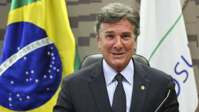 Pela mão de Lira, Collor ganha espaço no Planalto e quer apoio para reeleição