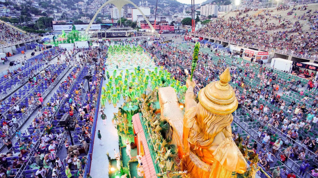 RJ: ingressos para desfile das escolas de samba começam a ser vendidos