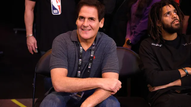 
                    Mark Cuban: Trabalhadores que usem IA devem ter redução de horário
                