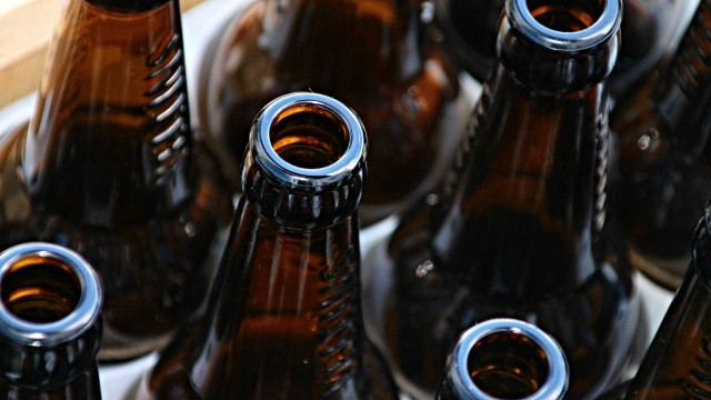 Quadrilha é acusada de alterar rótulos de cerveja em Minas Gerais