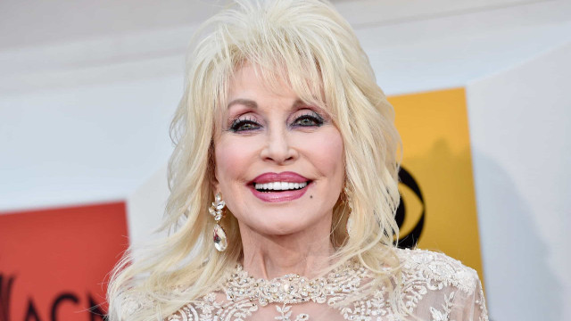 Dolly Parton recebe doação de US $ 100 milhões de dono da Amazon