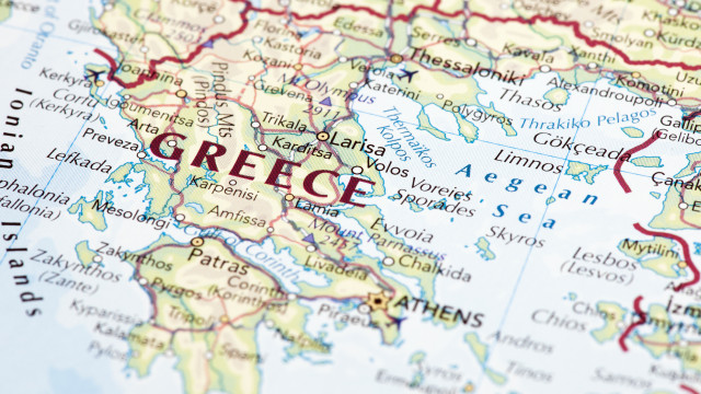 Duas crianças mortas e quatro desaparecidos em naufrágio na Grécia