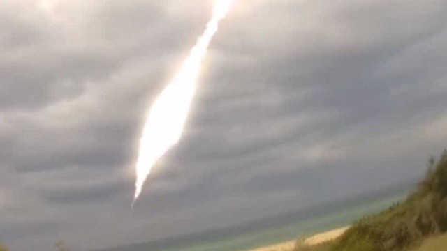 Assustador: Meteoro cai muito perto de homem na Austrália