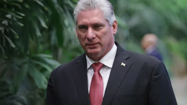 
                    Líder de Cuba confirma negociações com os EUA para encerrar bloqueio
                