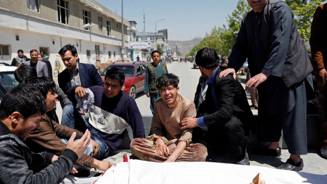 Afeganistão: atentado suicida em Cabul deixa 31 mortos