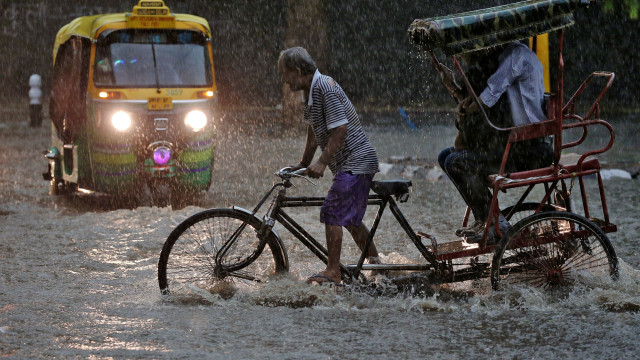 Sobe para nove o número de mortos por inundações na Índia