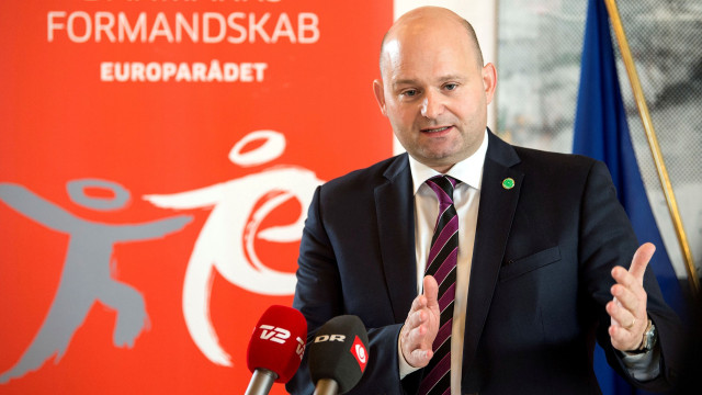 Noivo de ministro dinamarquês é agredido por ser homossexual
