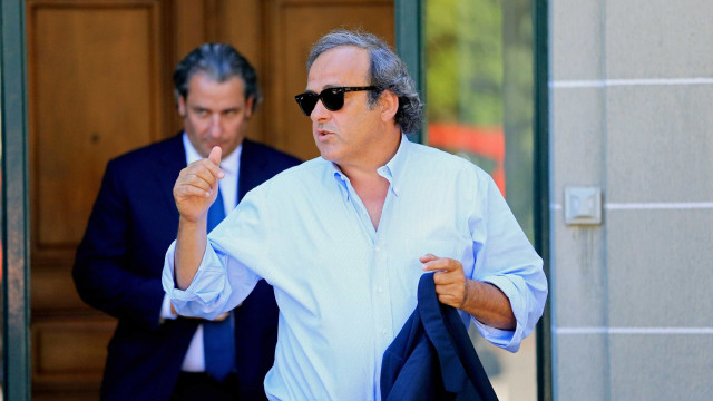 Inocentado, Platini cobra decência da Fifa para concorrer à presidência