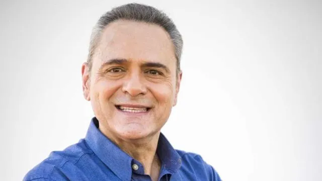 
                    Luís Roberto é afastado para tratamento médico e está fora da Copa do Mundo
                