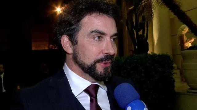 
                    'A vida sexual de um padre existe', diz Padre Fábio de Melo
                