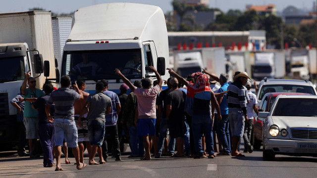 Após reunião com Bolsonaro, caminhoneiros dizem que protestos continuarão
