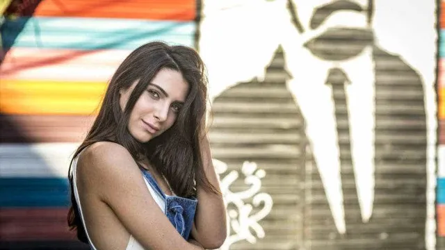 Rayssa Bratillieri é pedida em casamento e surpreende ao responder: 'Claro'