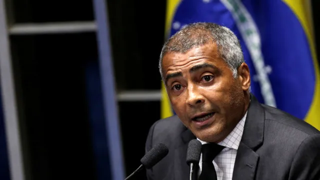 Romário mantém mandato no Senado enquanto está nos EUA comentando Copa do Mundo