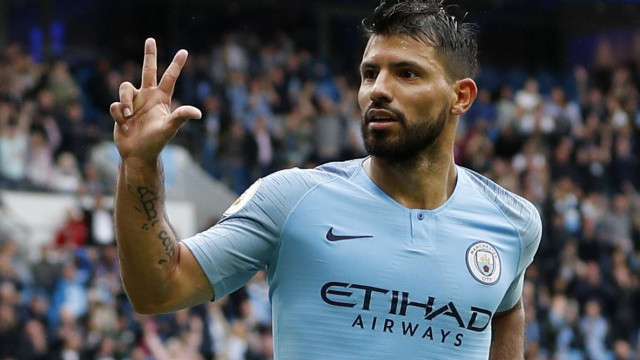 Agüero revela que recusou a camisa 10 do Barcelona: 'Seria desrespeito ao Messi'