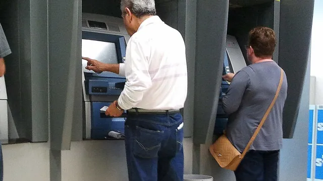 
                    Governo lança Desenrola para quem paga as contas em dia; veja as regras
                