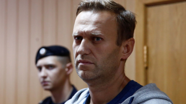 Opositor russo Alexei Navalny é detido após sair da prisão
