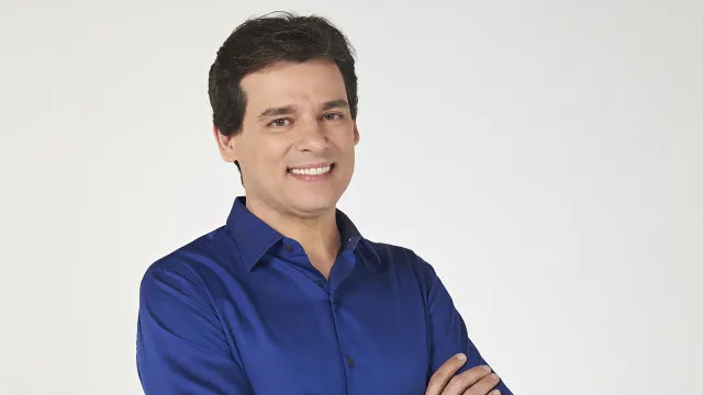 
                    Celso Portiolli lidera lista de apresentadores com quem mulheres trairiam parceiros
                