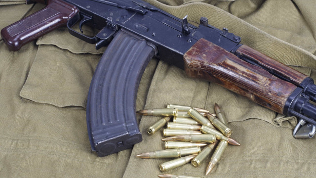Integrante do PCC comprou fuzil com autorização do Exército, diz PF