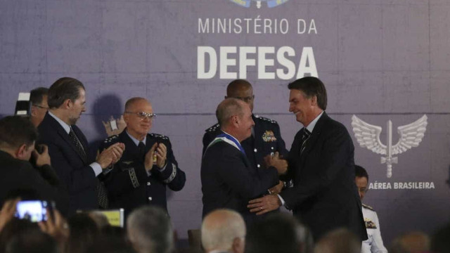 Bolsonaro elogia Collor e omite nome de FHC em cerimônia