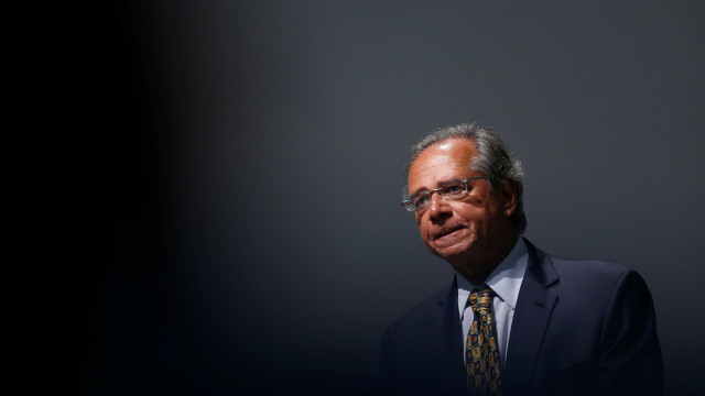 Guedes rechaça carimbo de 'superministro' e diz ser 'o mais vulnerável'