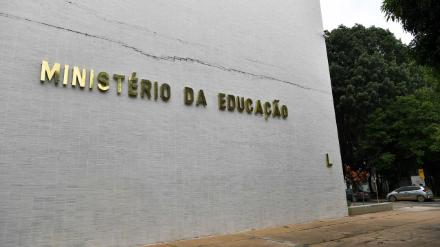 MEC facilita a criação de mais vagas em cursos de Medicina pelo Brasil
