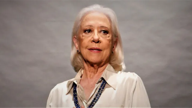 
                    Fernanda Montenegro faz mãe viciada em bingo na série 'Emergência 53'
                
