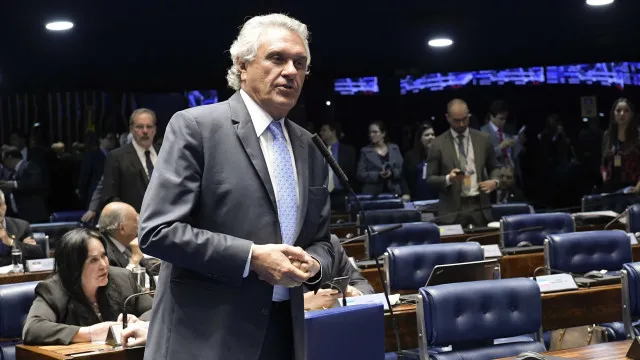 
                    Caiado fala em trabalhar com Zema para evitar divisão da direita após discutir aliança
                