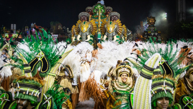 Ingressos para carnaval no sambódromo em SP voltam a ser vendidos hoje