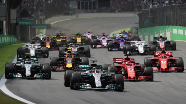 
                    Por que a Fórmula 1 marcou o GP do Azerbaijão para um sábado?
                