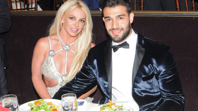 Britney Spears fica noiva de Sam Asghari após quatro anos de namoro