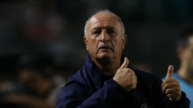 Felipão e elenco do Grêmio se reúnem por quase 2 h após derrota em casa