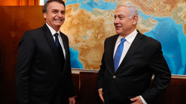 Embaixador de Israel confirma conversa entre Bolsonaro e Netanyahu sobre 'spray'