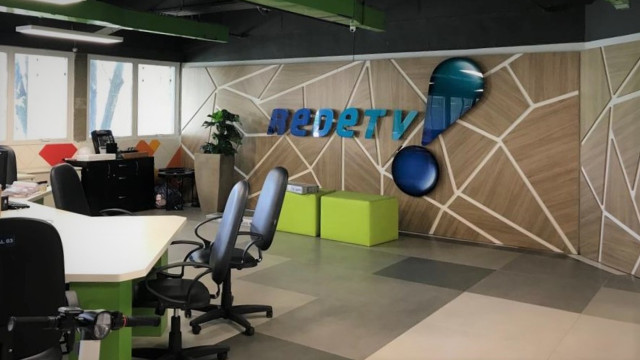 Funcionários dão trégua em greve na RedeTV! após acordo para não haver demissões