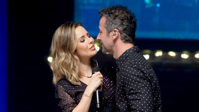 Marido de Sandy diz que teve de carregar a cantora para vomitar antes de show