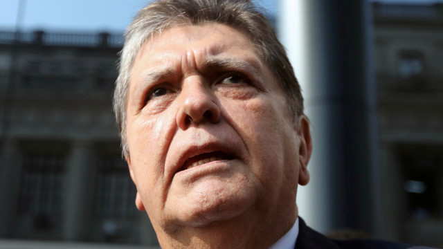 Ex-presidente do Peru tenta se matar ao receber ordem de prisão