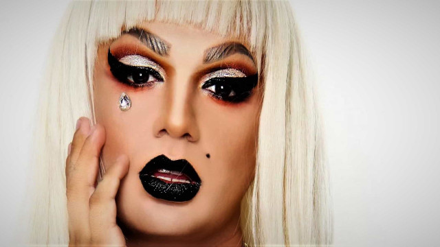 Ator da Globo encarna drag queen em evento contra a LGBTfobia