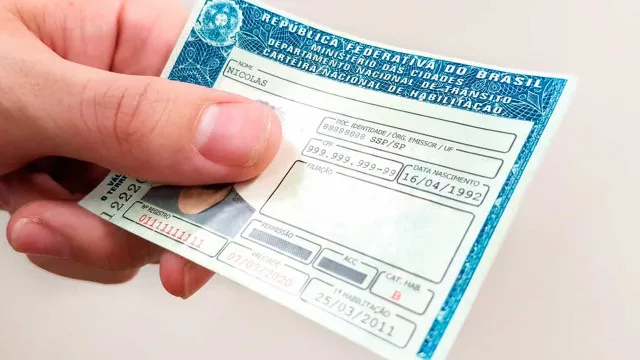 
                    Comissão aprova volta de exame médico para renovar CNH, em derrota do governo Lula
                