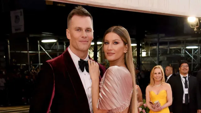 
                    Famosos que casaram com seus supostos amantes
                