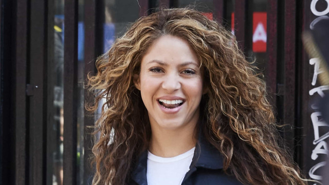 Shakira contrata detetives para descobrir traição de Piqué