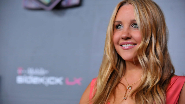 Amanda Bynes está oficialmente livre da tutela da mãe após nove anos
