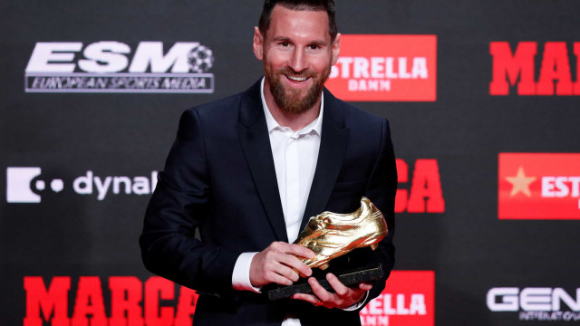 Messi recebe Chuteira de Ouro e diz priorizar Campeonato Espanhol
