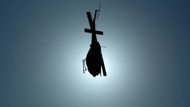Helicóptero com duas pessoas cai em Contagem, em Minas