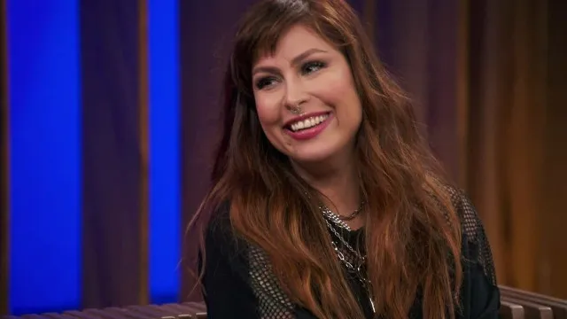 
                    Pitty compara novo disco sobre angústias e términos a dois anos de terapia
                